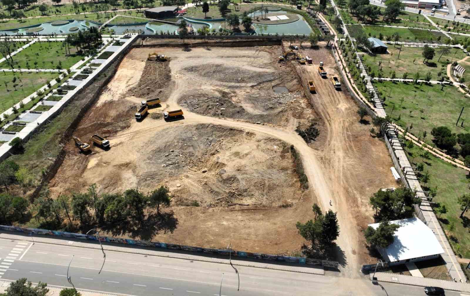 10 bin kişilik dev caminin yapımına başlandı
