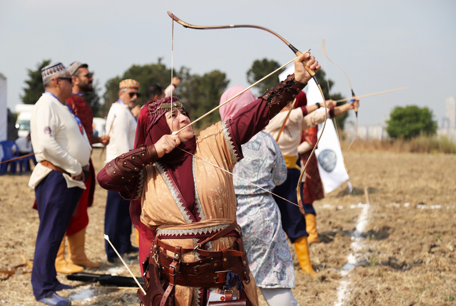 14. Uluslararası Fetih Kupası Geleneksel Okçuluk Menzil Atışları bugün başladı
