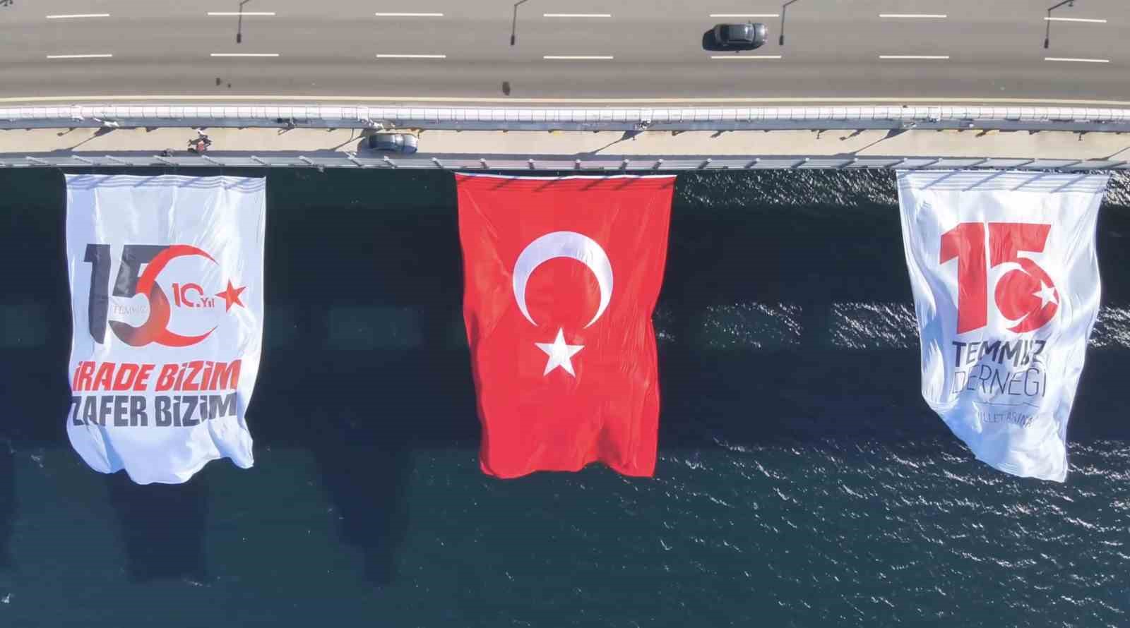 15 Temmuz’un 10’uncu yılı anısına Çanakkale Köprüsü’nde Türk bayrağı dalgalandırıldı
