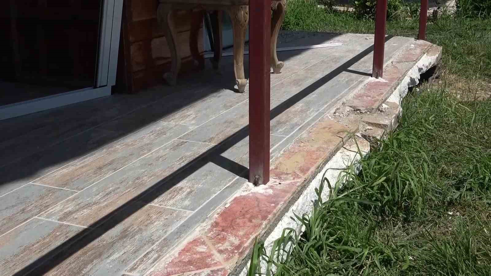 20 santimetrelik balkon çıkıntısı için kepçeli yıkıma ev sahipleri isyan etti
