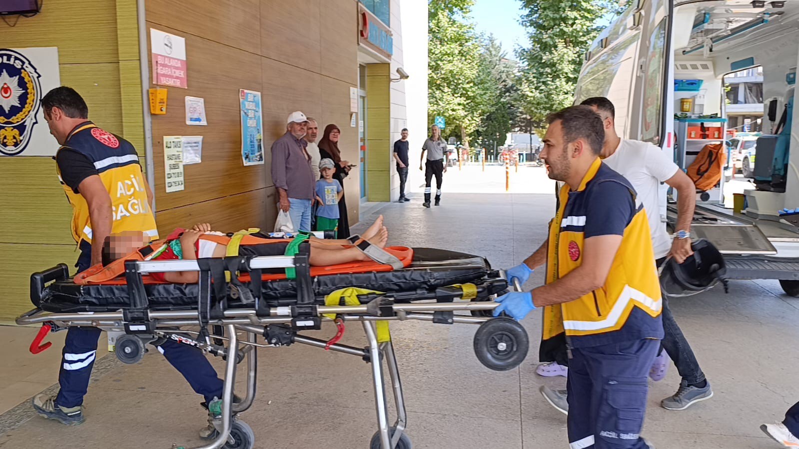 4 yaşındaki çocuk balkondan düştü
