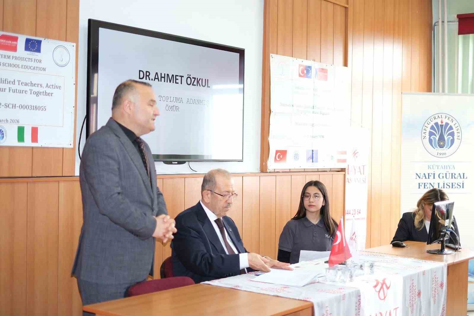 48 yıllık tecrübe Kütahya’da gençlerle buluştu
