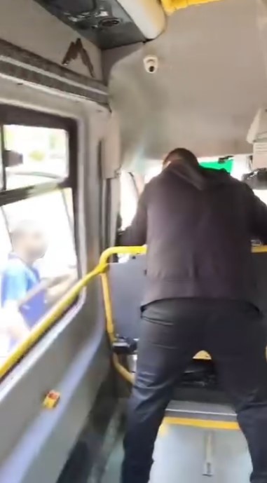 5 TL’lik eksik ödeme yüzünden minibüs karıştı
