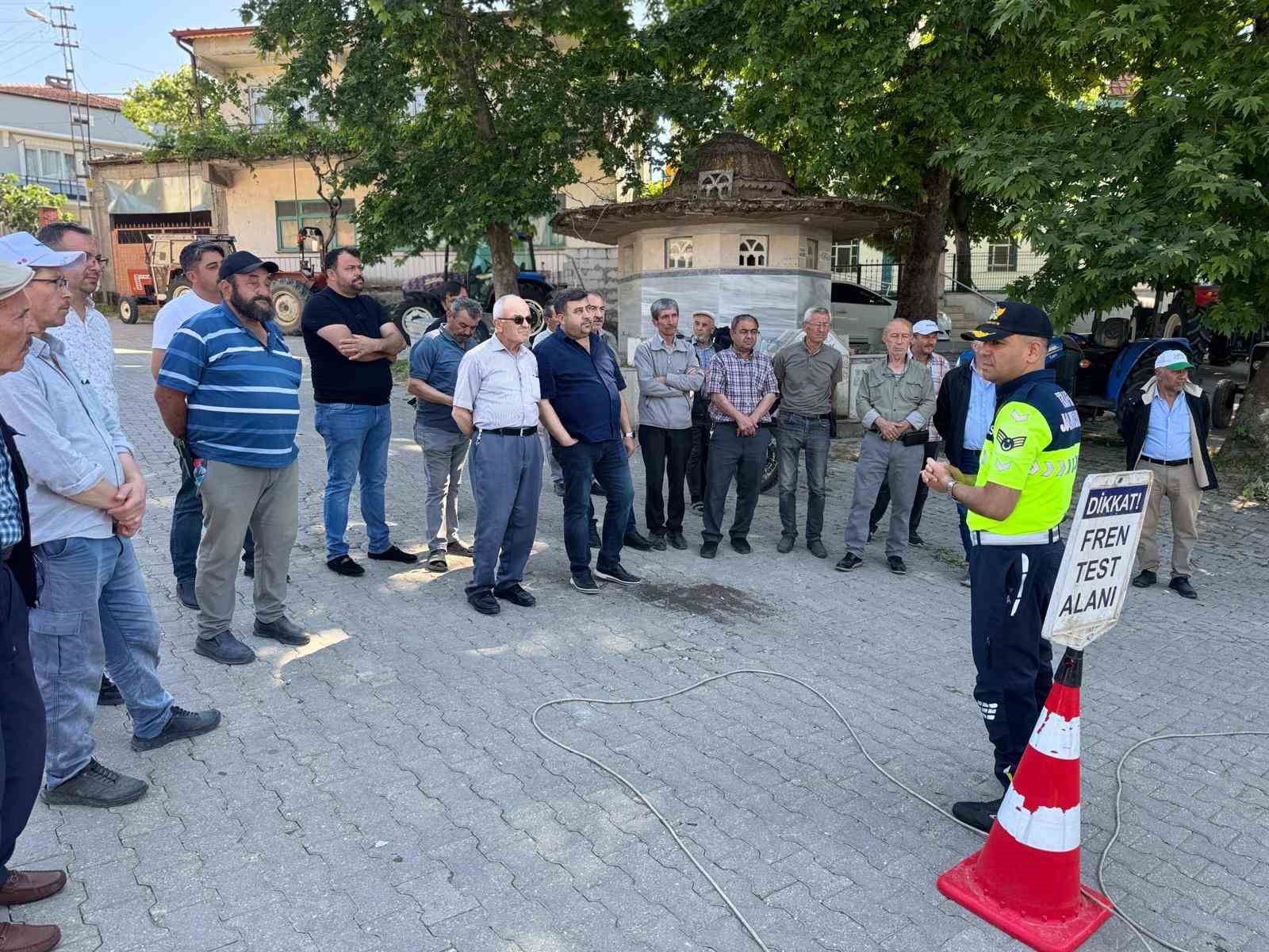 50 traktör sürücüsüne eğitim verildi
