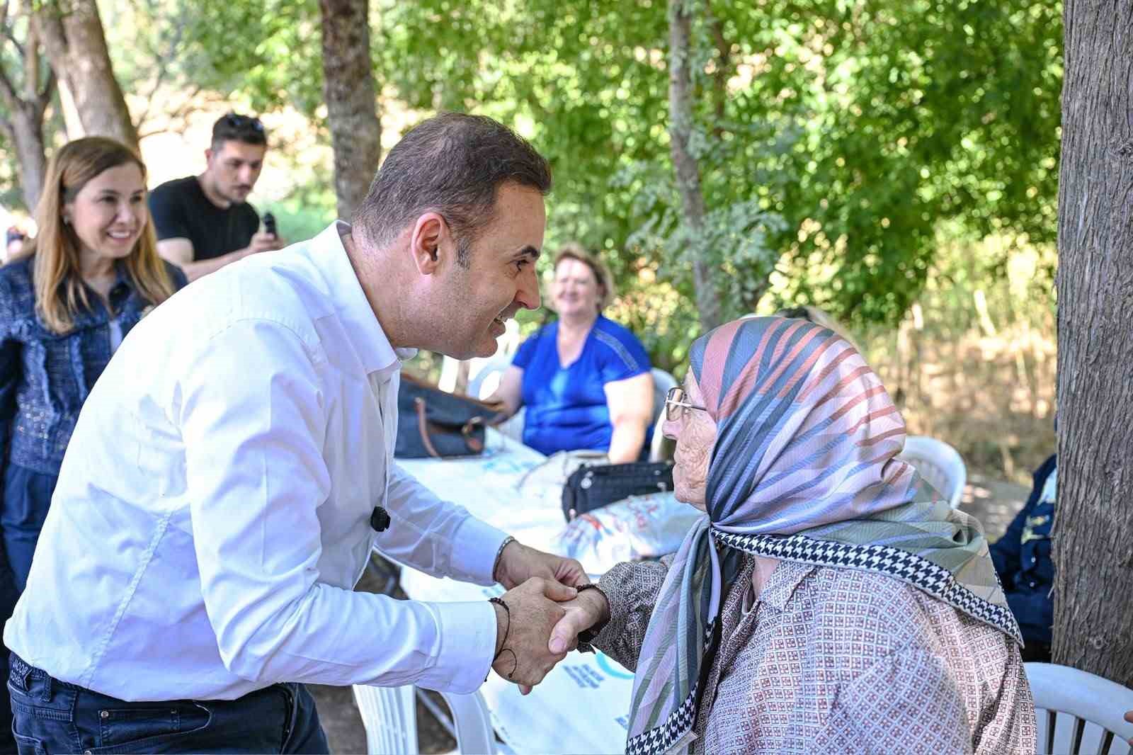 Akın: "Emekliler Haftası Türkiye’de bir hafta, Balıkesir’de 365 gün"
