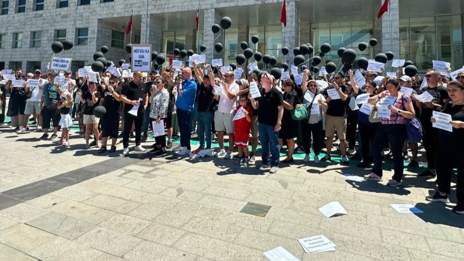 Atış Yapı mağdurlarından açıklama: "Bedelini vatandaş ödüyor"
