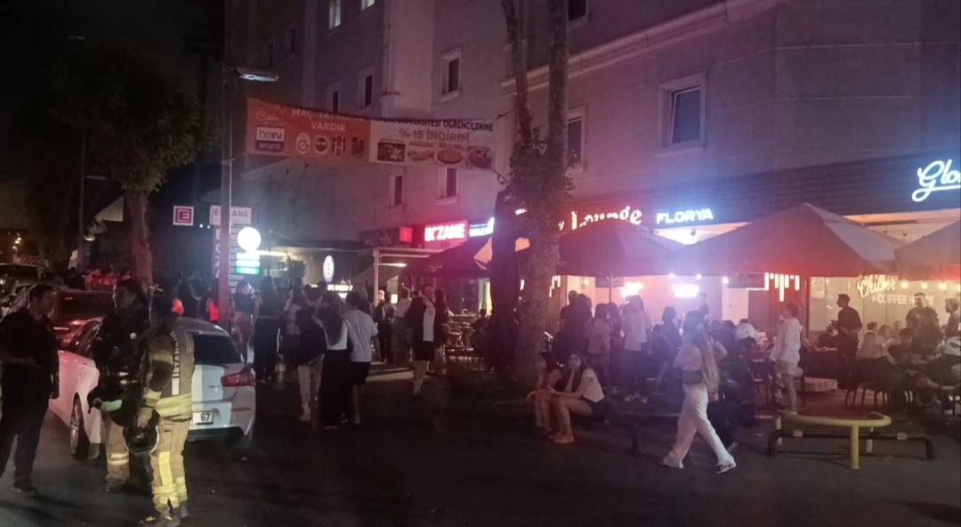 Aydın Üniversitesi öğrenci yurdunda yangın paniği
