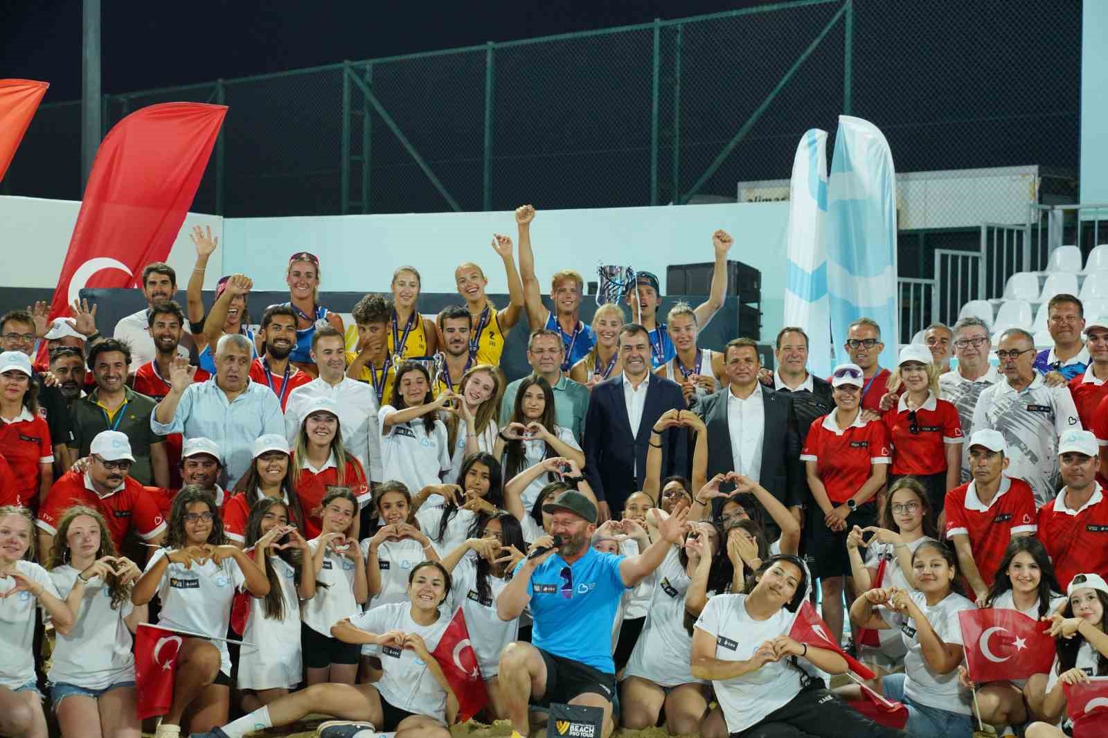 Ayvalık, Dünya Plaj Voleybolu heyecanına ev sahipliği yaptı
