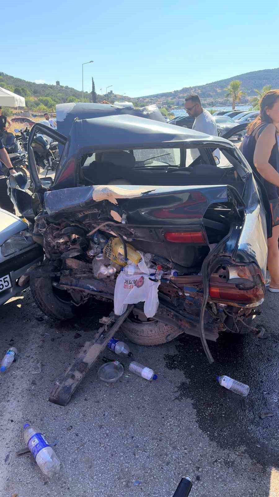 Ayvalık’ta feci kaza: 6 yaralı
