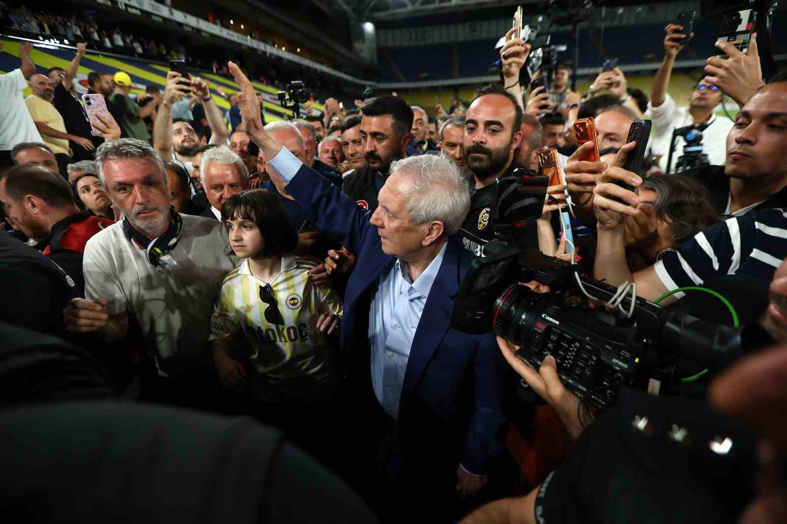 Aziz Yıldırım: "Gerekli olan takviyeler neyse 15 gün içinde muhakkak yapacağız"
