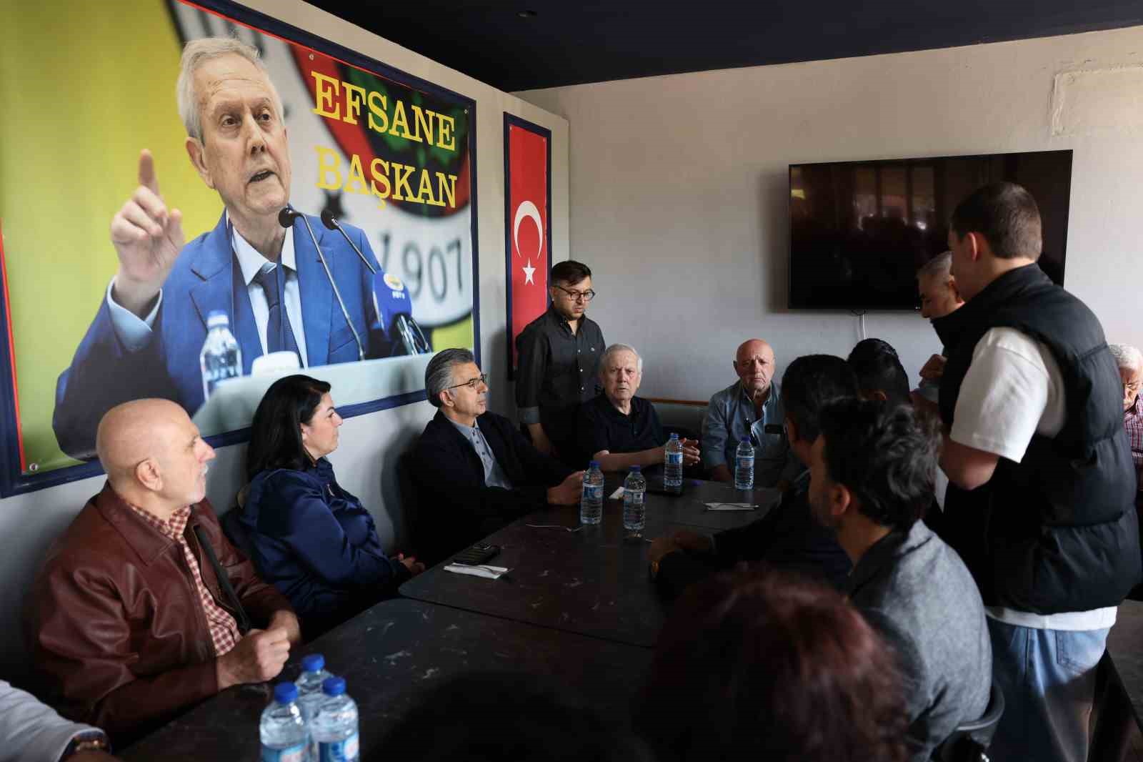 Aziz Yıldırım, şampiyon boksörlerle bir araya geldi
