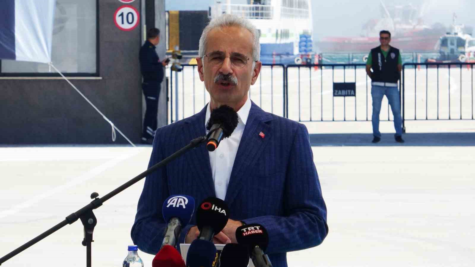 Bakan Uraloğlu: "İstanbul-Çanakkale arası ulaşım süresi ise 3,5 saatten 2 saate düşecek"
