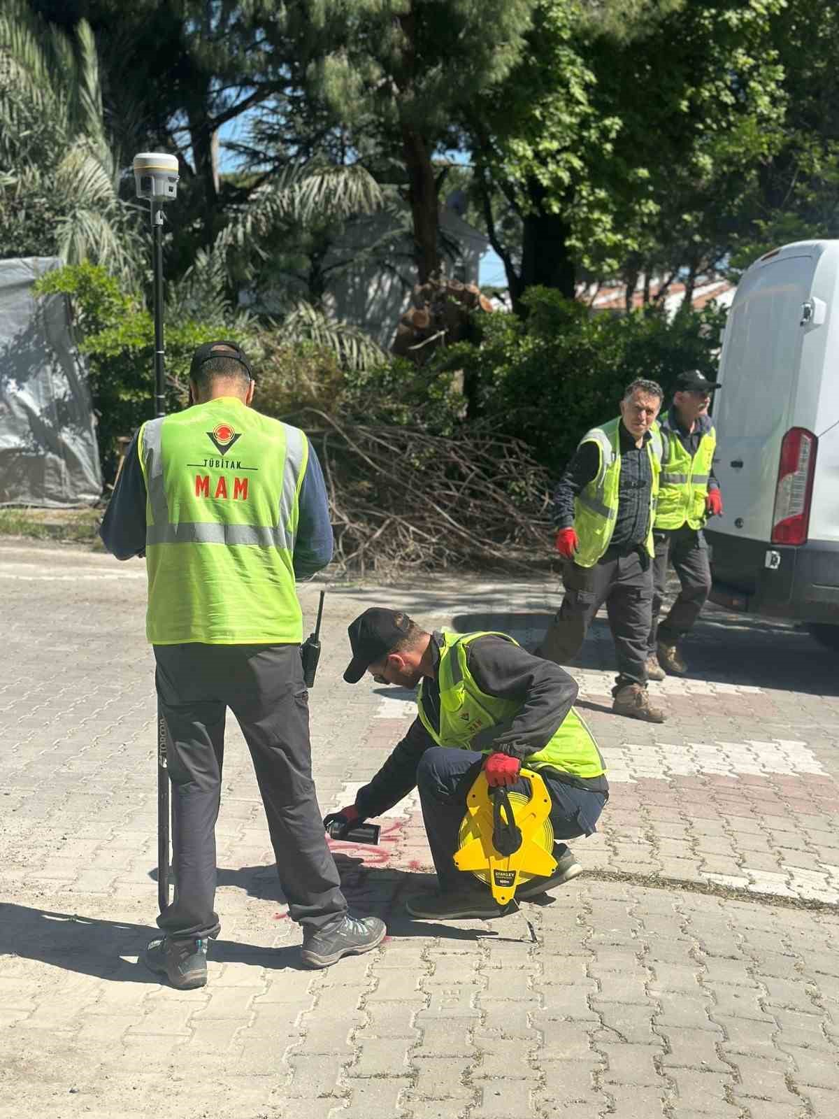 Balıkesir Büyükşehir 20 ilçede deprem dirençli bir kent için sahada
