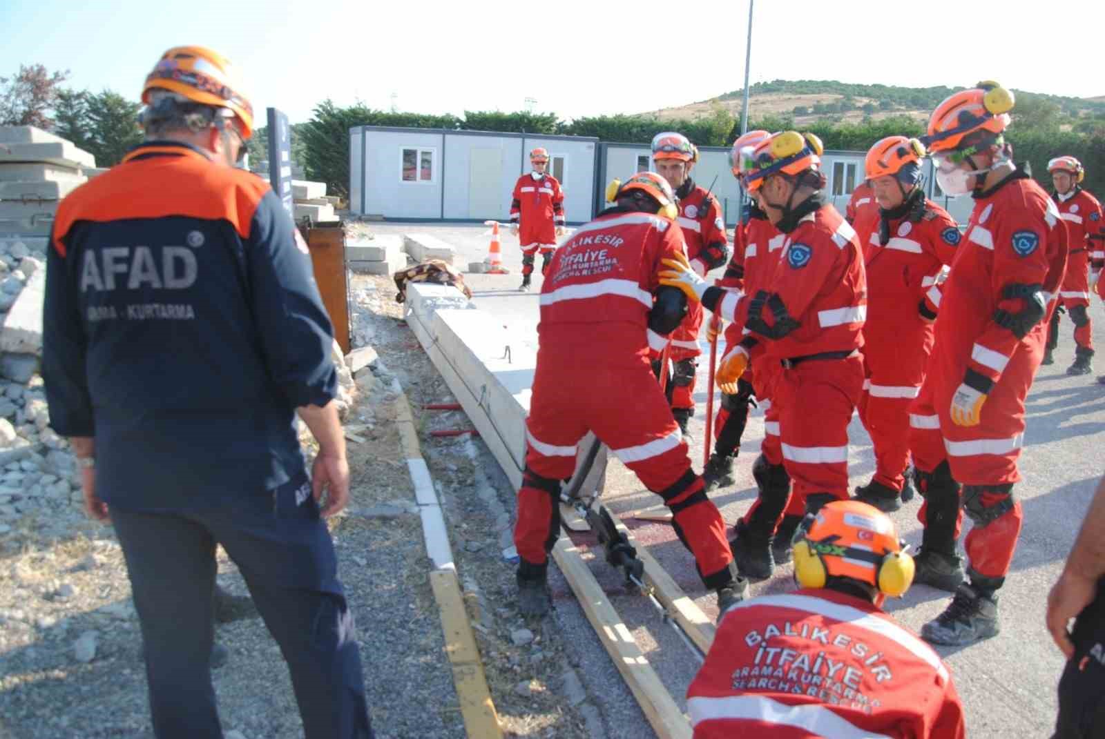 Balıkesir İtfaiyesi Türkiye’nin en iyileri arasında
