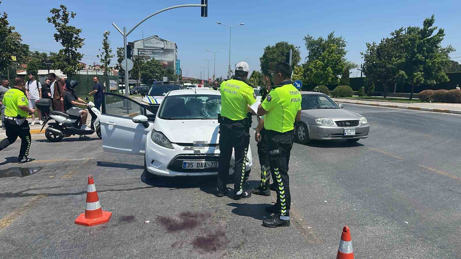 Balıkesir’de otomobil motosiklete çarptı: 1 yaralı
