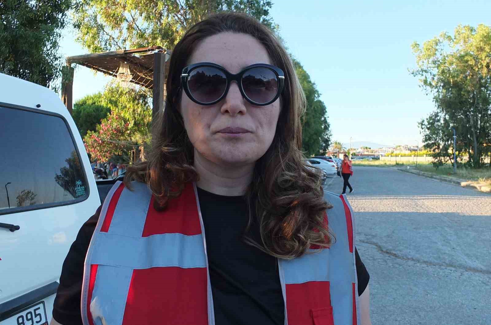 Balıkesir’de sağlık çalışanları sahilde çevre temizliği yaptı
