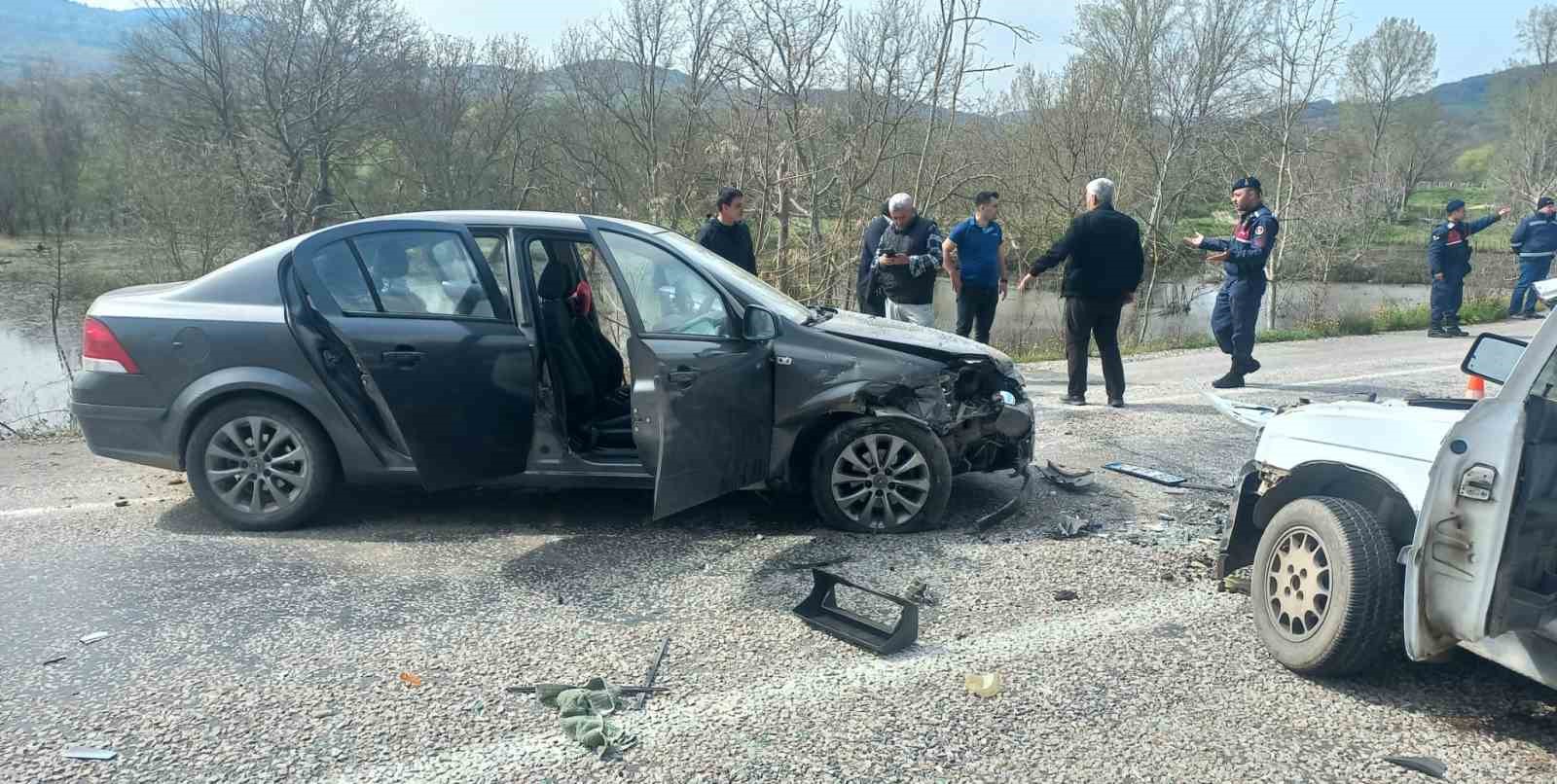 Balıkesir’de trafik kazası: 7 yaralı
