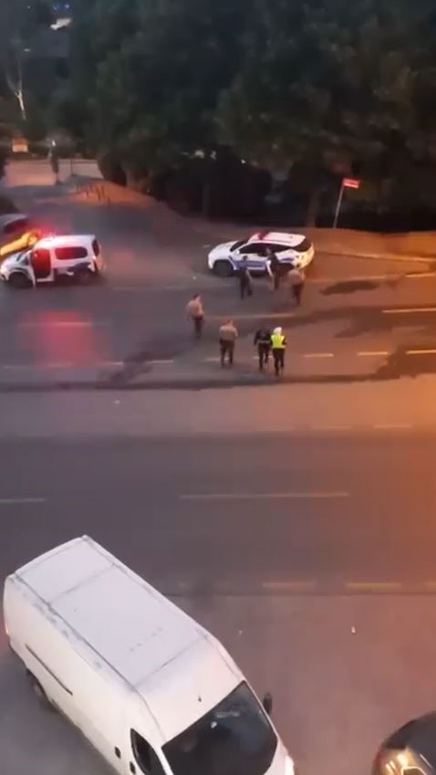 Başakşehir’de işletmeyi kurşunlayan motosikletliler suçüstü yakalandı
