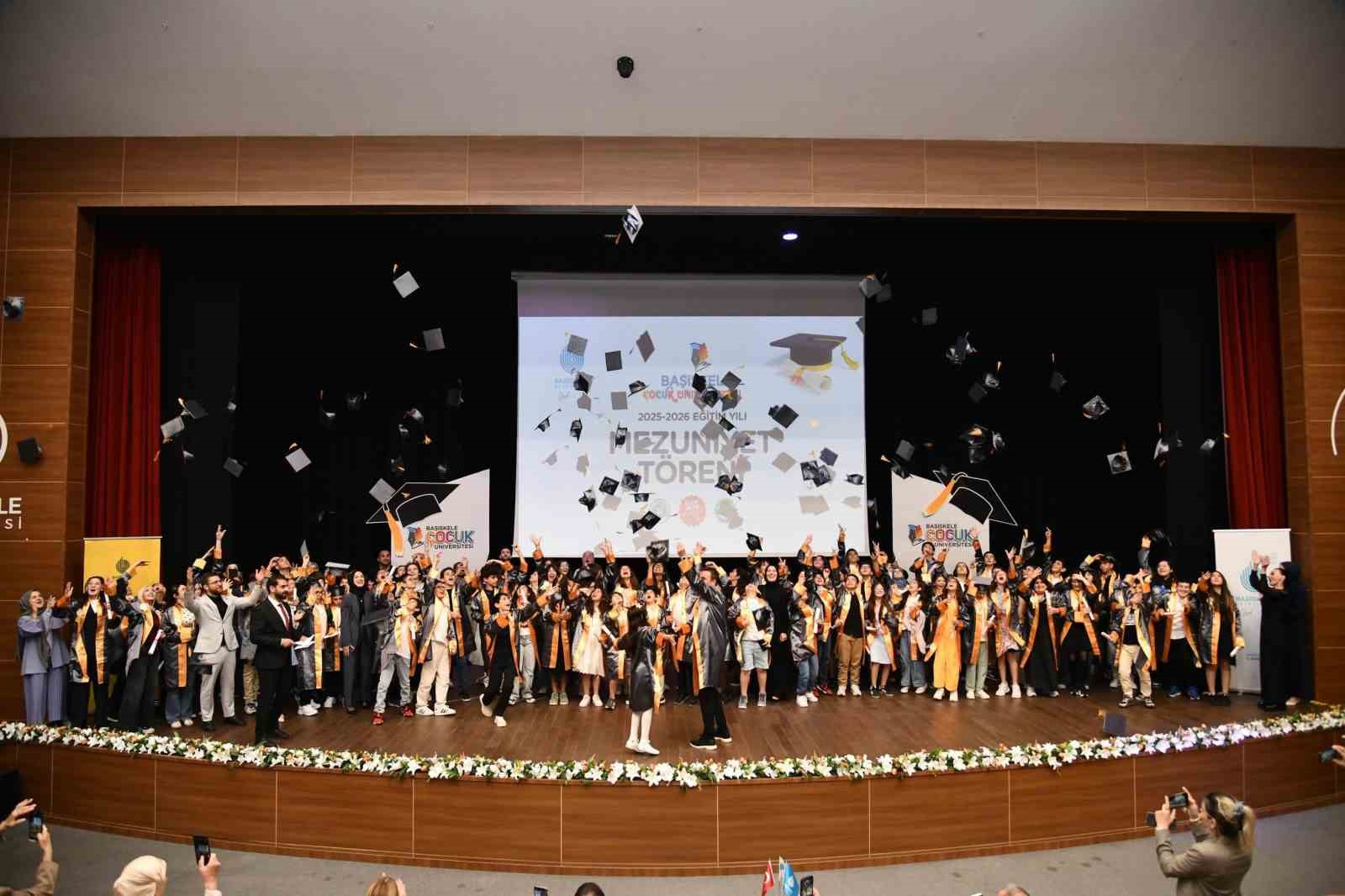 Başiskele’de geleceğin bilim insanları kep attı
