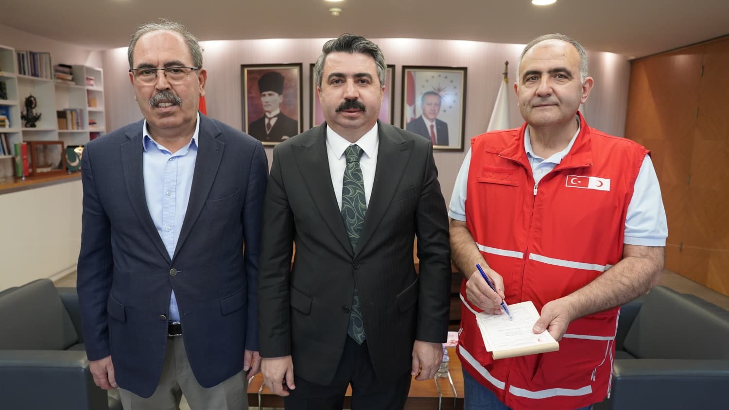 Başkan Oktay Yılmaz’dan anlamlı bağış
