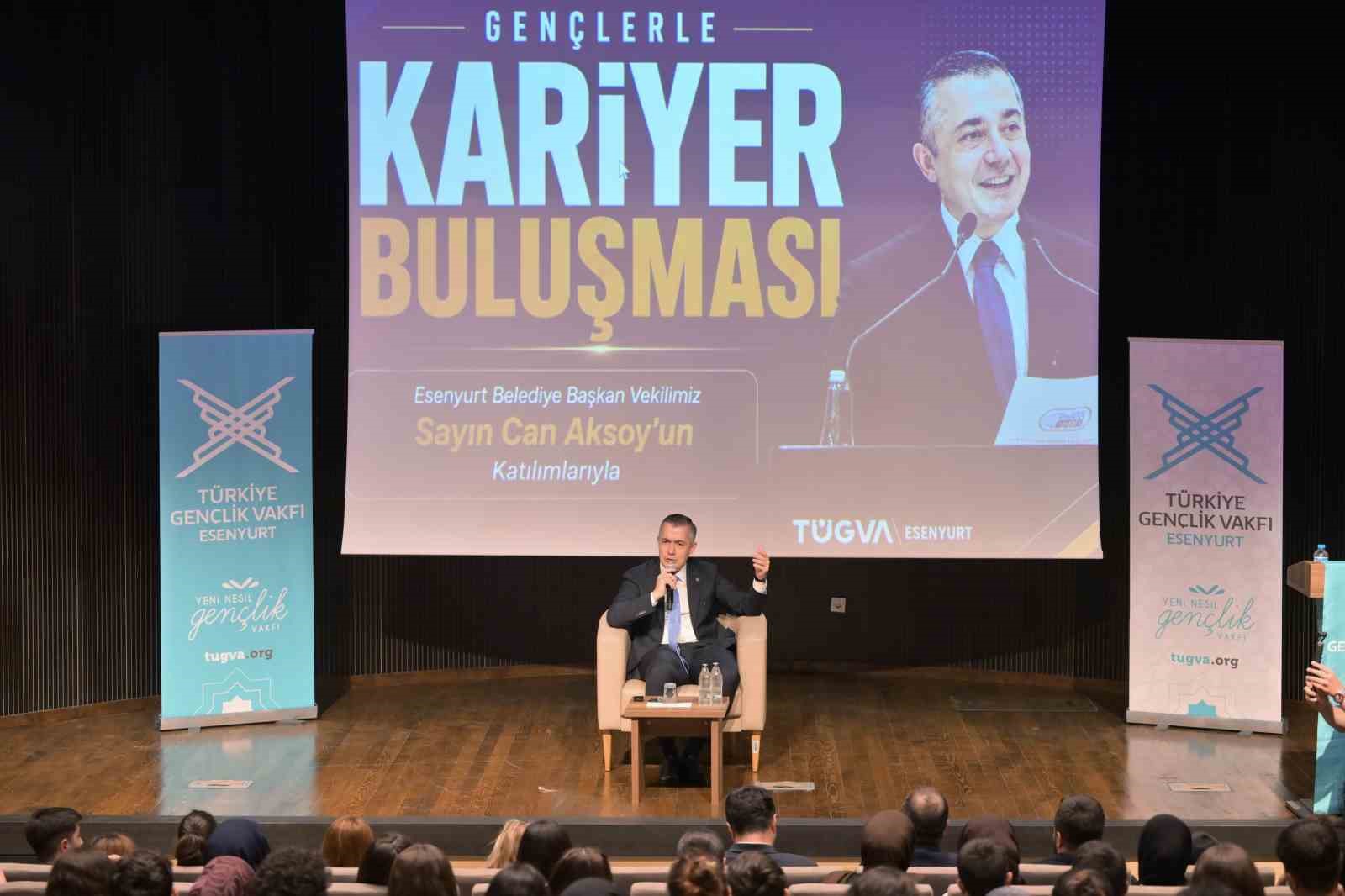 Başkan Vekili Can Aksoy, TÜGVA’nın kariyer buluşmasında gençlerle bir araya geldi
