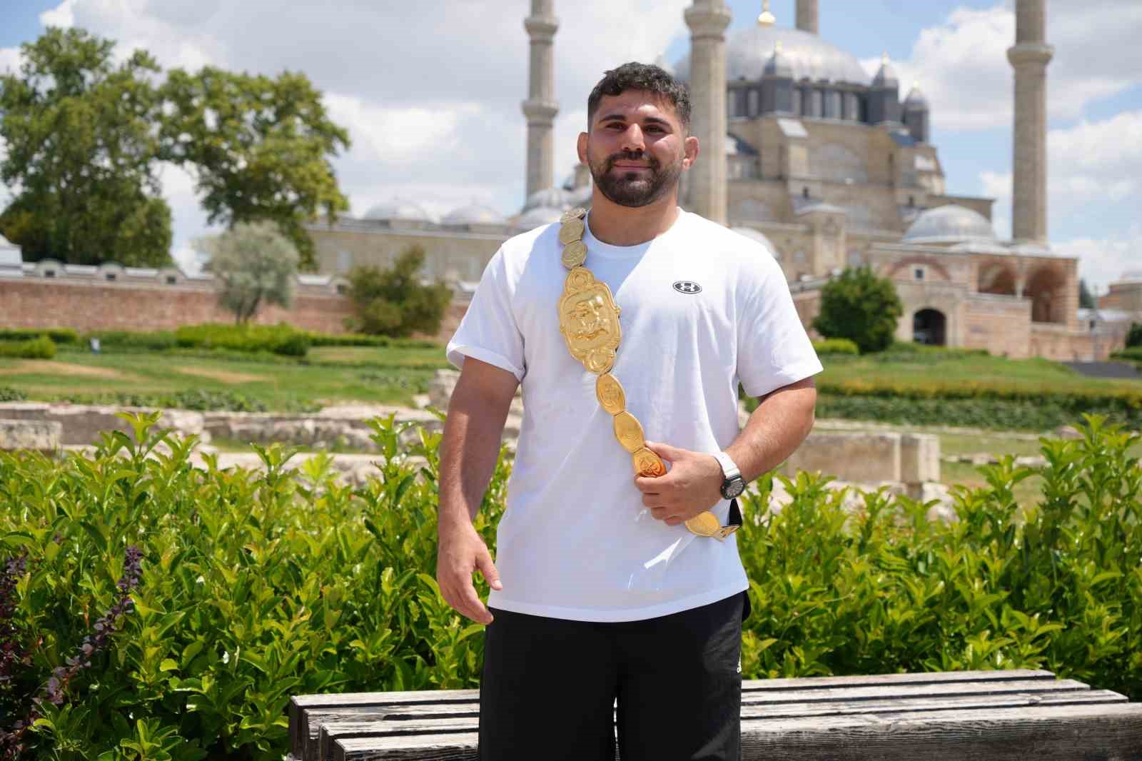 Başpehlivan Erkan Taş: "Hedefim altın kemeri uzun yıllar korumak"
