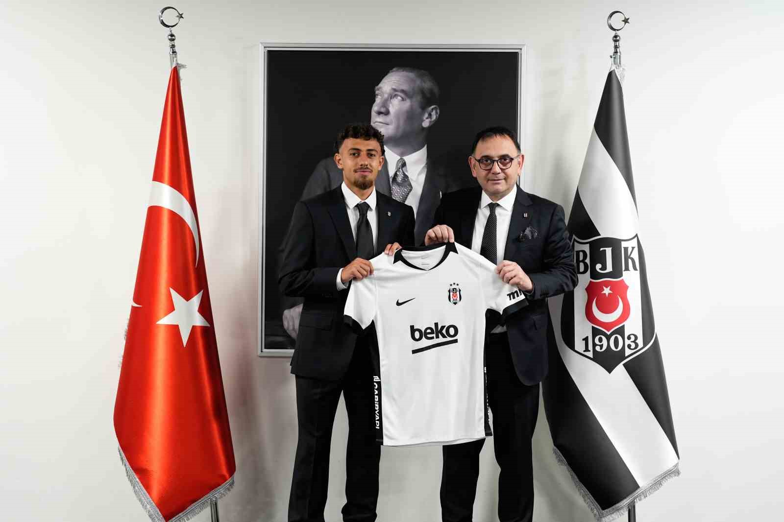 Beşiktaş, İlhan Fakılı ile 4 yıllık sözleşme imzaladı
