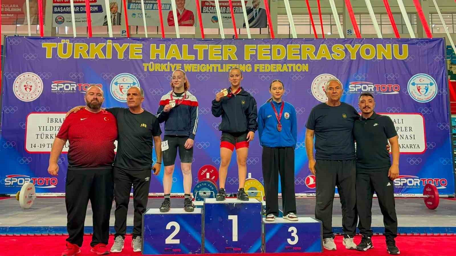 Bilecikli halterci Türkiye üçüncüsü oldu
