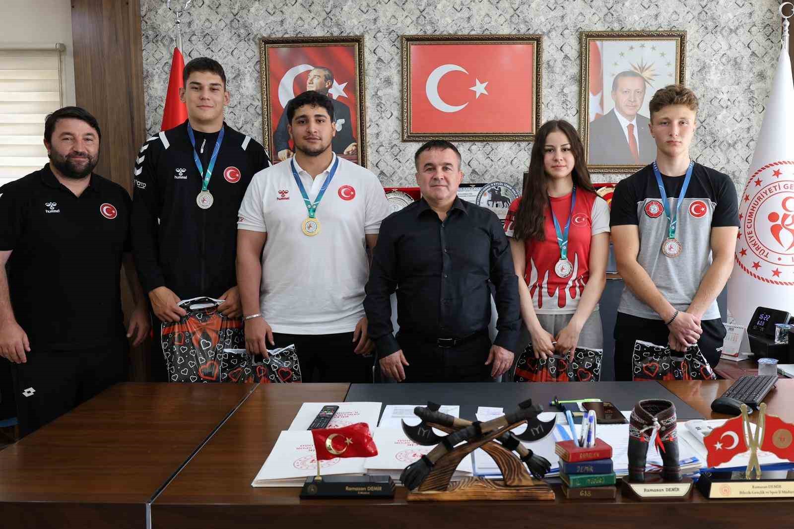 Bilecikli sporcular Türkiye Şampiyonası’nda dereceler elde etti
