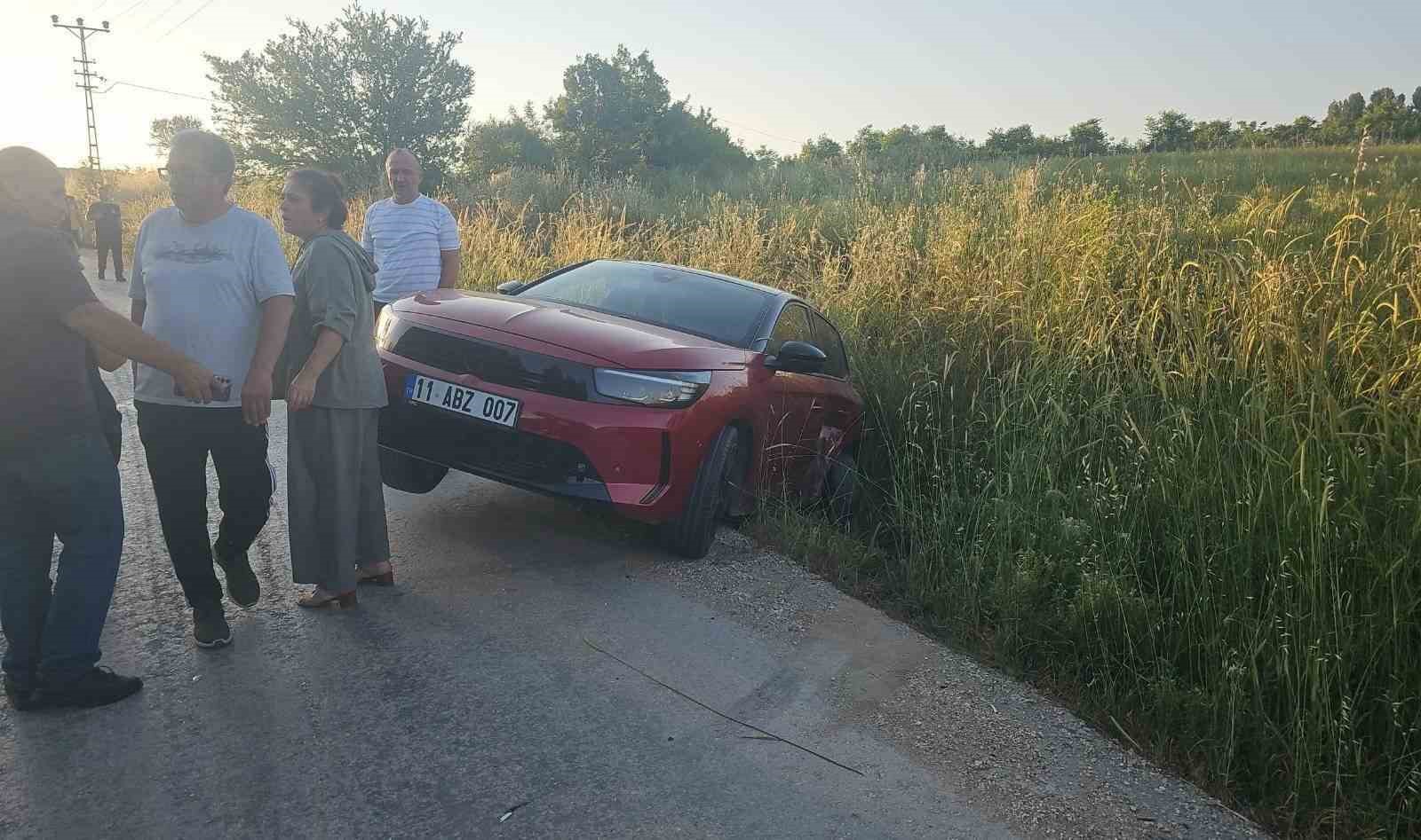 Bilecik’te 2 otomobil çarpıştı: 3 yaralı
