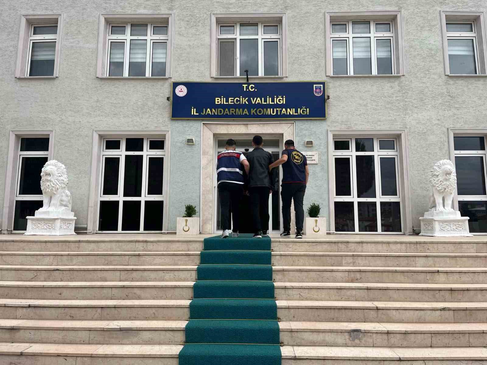 Bilecik’te dolandırıcılık operasyonu: 12 dijital materyale el konuldu
