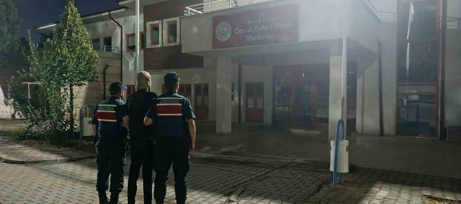 Bilecik’te ikamet izni, geçici koruma kimlik belgesi bulunmadığı halde seyahat eden 4 Suriyeli yakalandı
