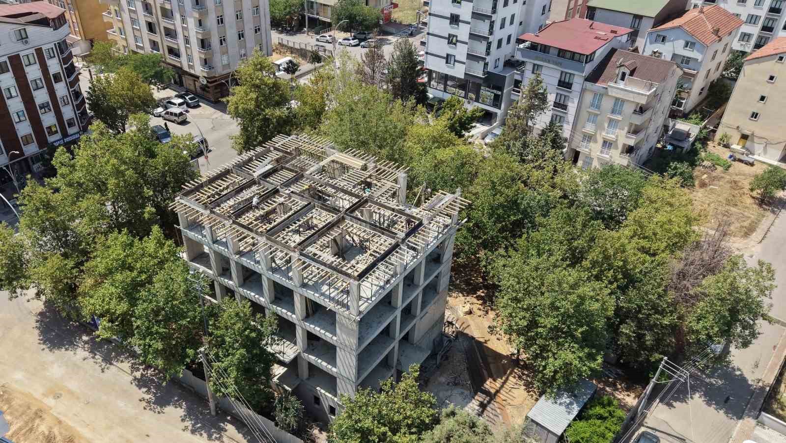 Bilgi evi ve aile sağlığı merkezinin kaba inşaatında sona doğru
