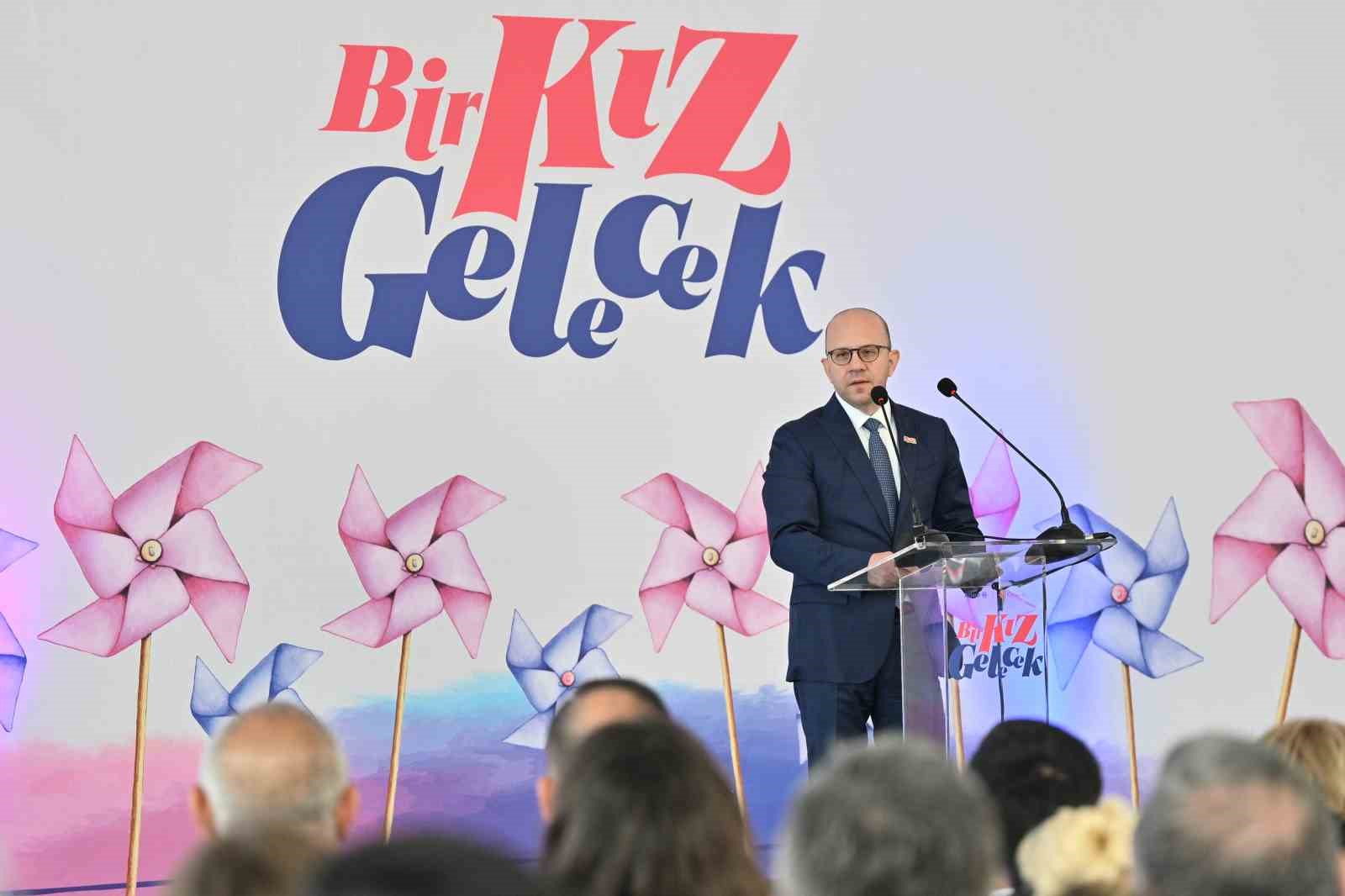 ‘Bir Kız Gelecek’ programı kapsamında Bolluca’da inşa edilen kız öğrenci yurdu kapılarını açtı
