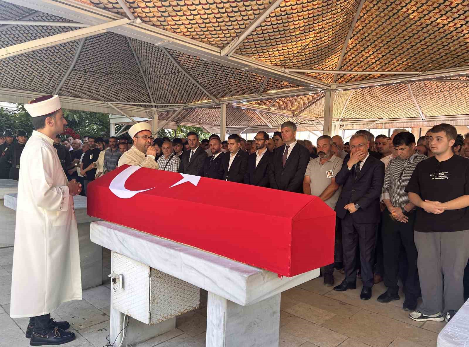 Birliğine dönerken kazada hayatını kaybetmişti, son yolculuğuna uğurlandı
