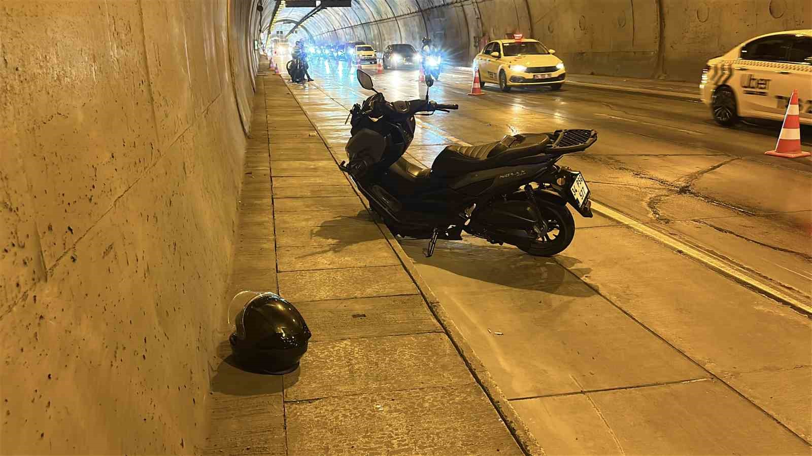 Bomonti-Dolmabahçe Tüneli’nde yola dökülen yağ kazaya neden oldu: 3 yaralı

