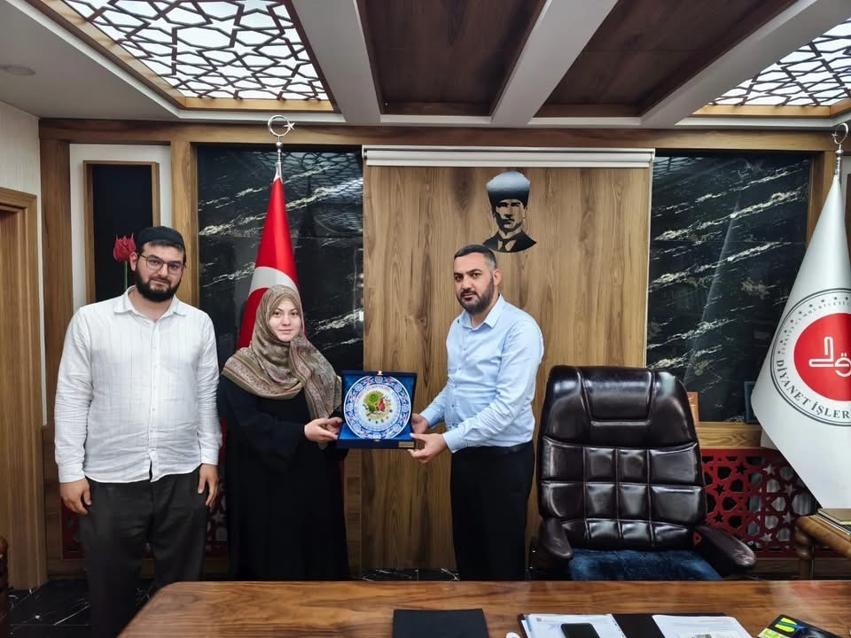 Bozüyük’te Hafızlık Kur’an Kursu öğreticisi Türkiye finaline katılma başarısı elde etti
