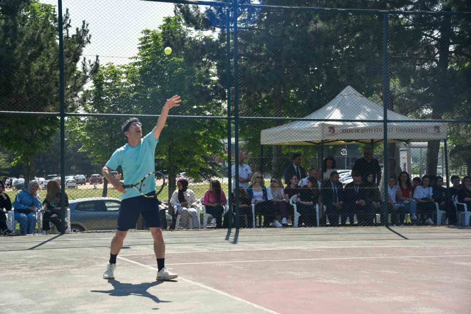 BŞEÜ’de ilk defa tenis turnuvası gerçekleştirildi
