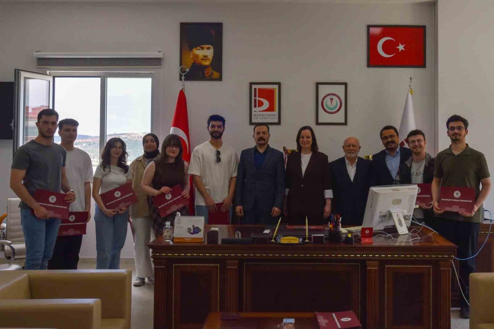 BŞEÜ’de ‘Mikrocerrahi Temel Eğitimi’ başarıyla tamamlandı
