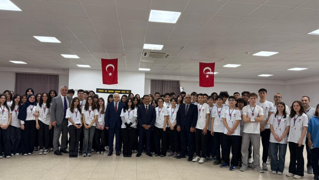 Burhaniye’de TÜBİTAK 4006-A Bilim Fuarı açıldı
