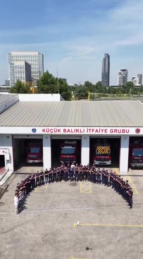 Bursa itfaiyesi’nden milli takımımıza anlamlı destek
