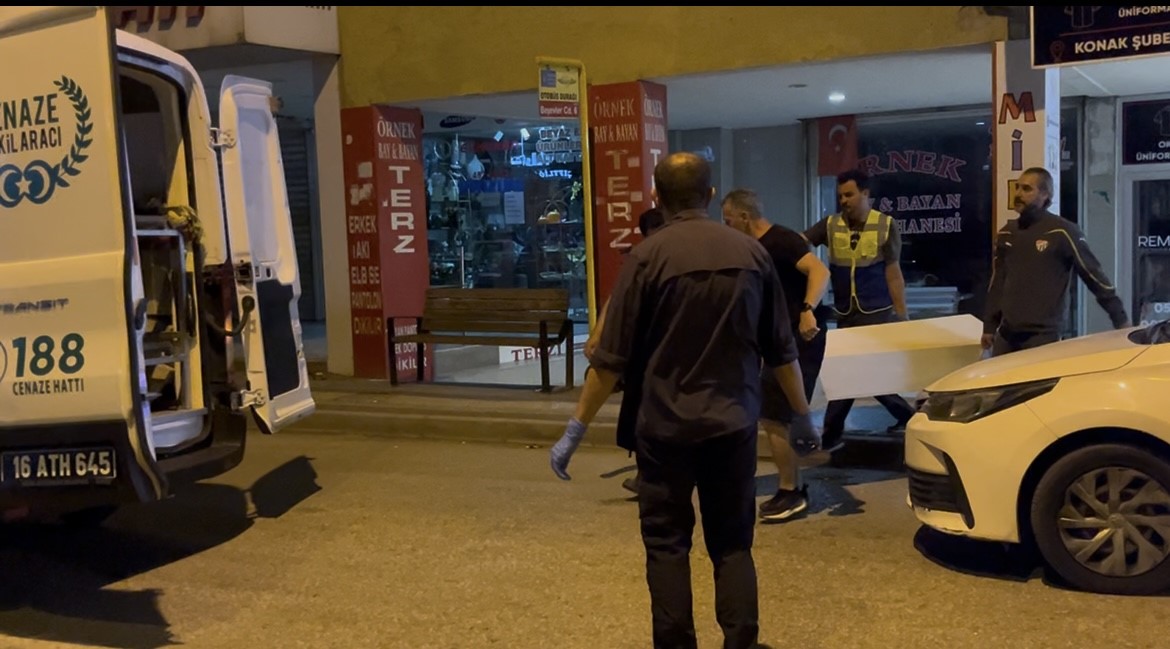 Bursa’da 2 çocuk annesi kadın evde göğsünden vurulmuş halde bulundu: 1 gözaltı
