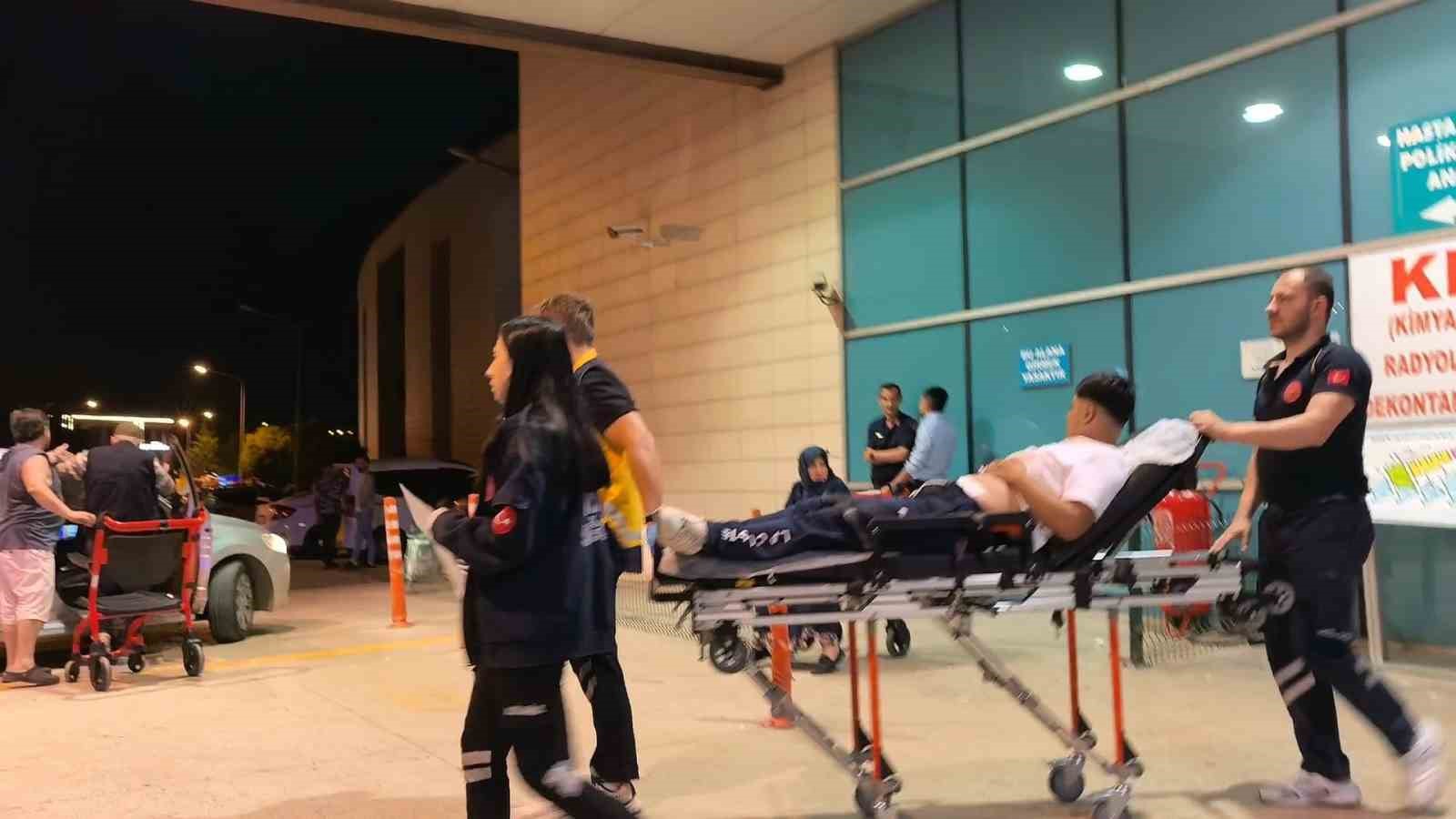 Bursa’da bıçaklı kavga: 1’i ağır 2 yaralı
