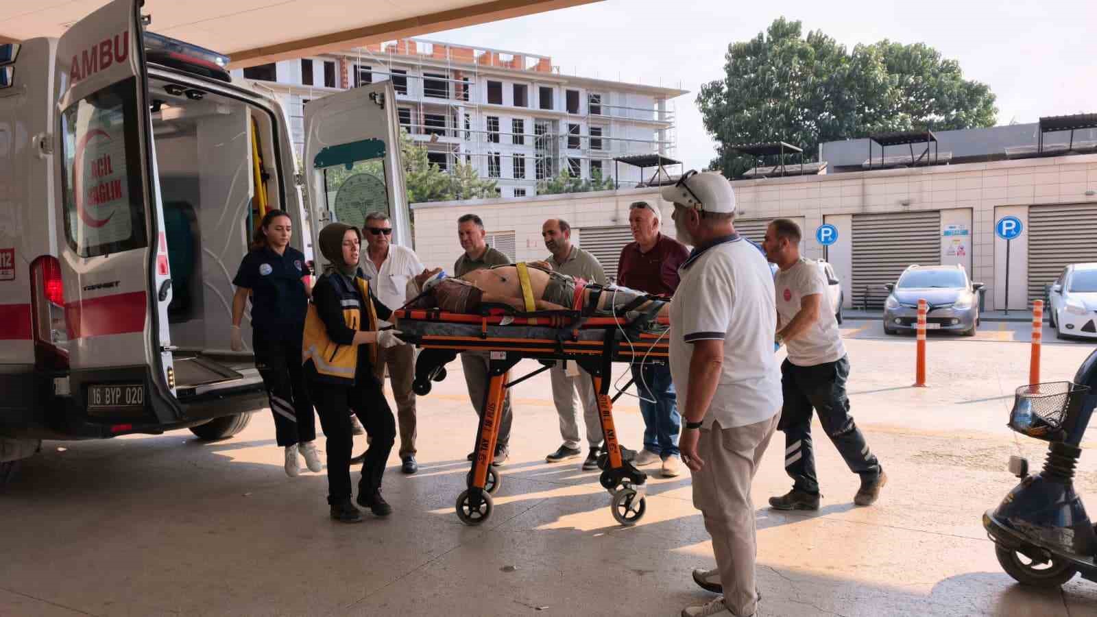 Bursa’da feci traktör kazası: Traktör 50 metrelik uçuruma yuvarlandı
