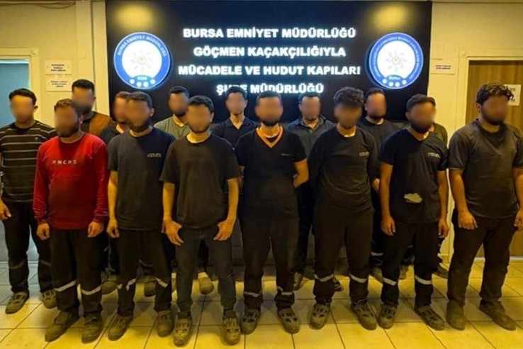 Bursa’da kaçak göçmen işçi operasyonu: 2 organizatör yakalandı
