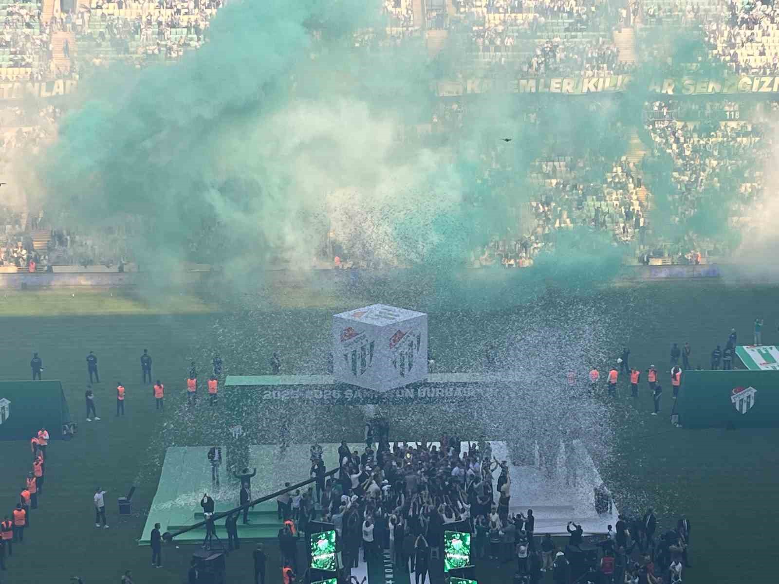 Bursa’da tarihi akşam, timsah geri döndü

