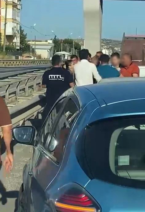 Büyükçekmece’de tekme tokat yol kavgası

