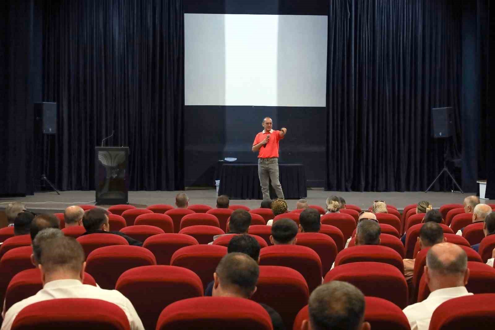 Büyükşehir’den sürücülere vatandaş memnuniyeti odaklı eğitim
