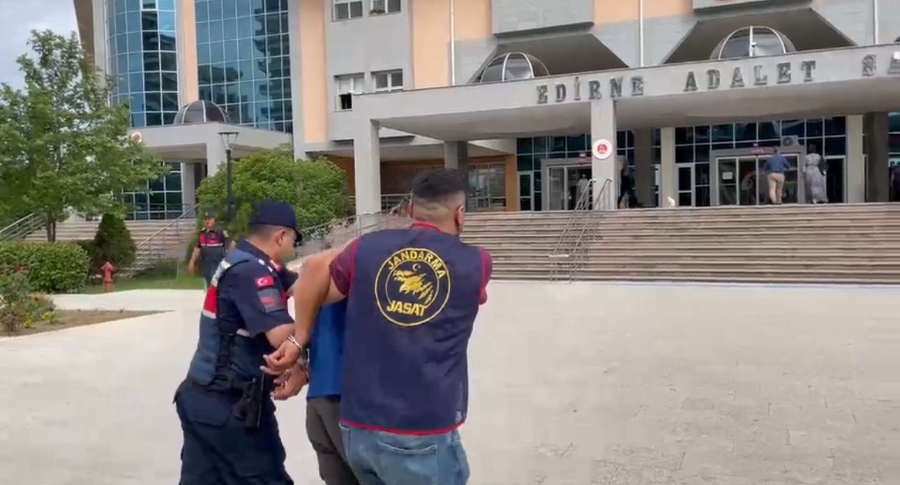 Çalınan altınlar aileye teslim edildi, zanlı tutuklandı
