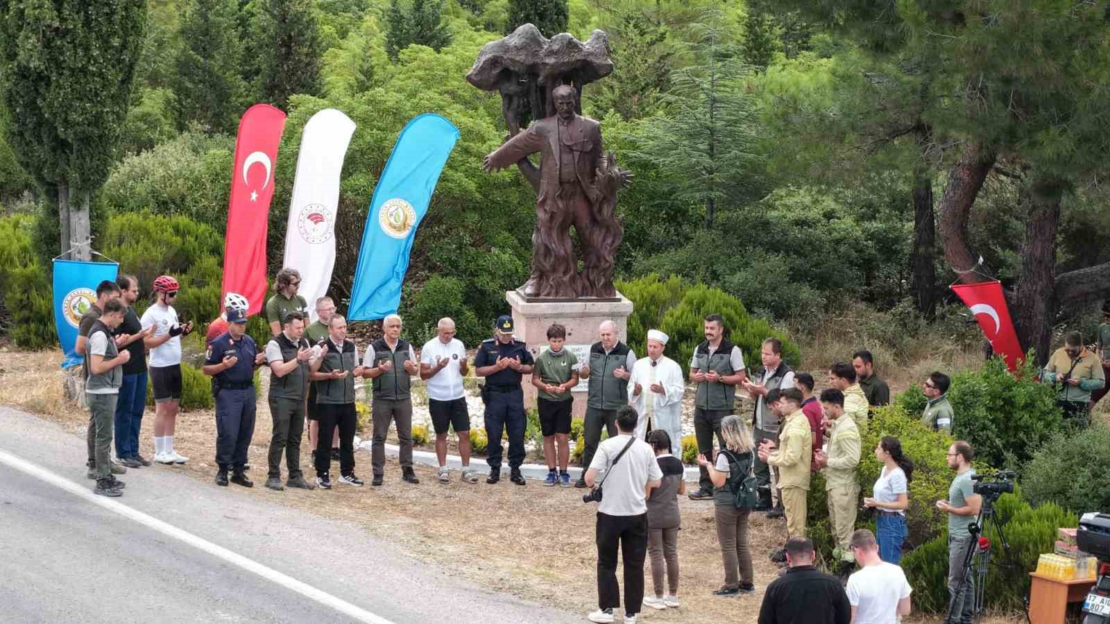 Çanakkale’de 32 yıl önce şehit olan Orman Bölge Müdürü’ne vefa
